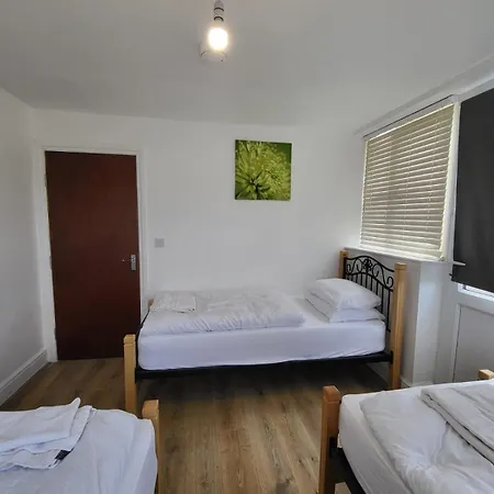 Serene 1 Bedroom, 3 Single Beds Apartamento *